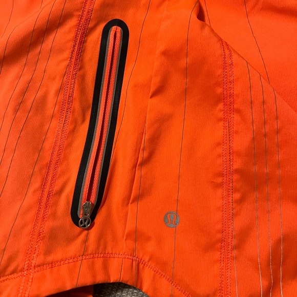 Lululemon 🍋Asymmetrical Reversible Rain Zip Jacker EUC - Picture 4 of 7